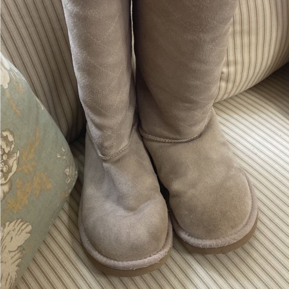 Ugg cream color leather boots